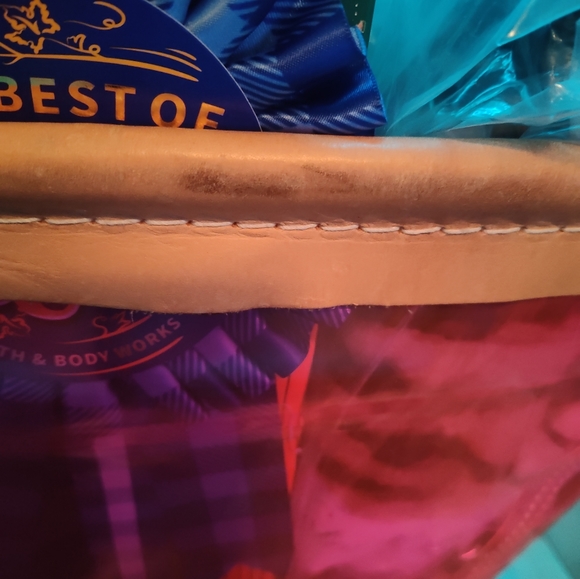 Vs pink displays - Picture 3 of 7